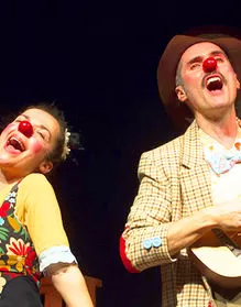 Petit Teatro - Con mucho Clown