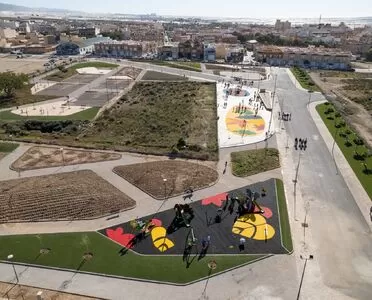 Santa María del Águila ya disfruta de su nuevo Parque Municipal de 25.000 m² con juegos infantiles, calistenia, zona biosaludable, petanca y gran espacio para el paseo