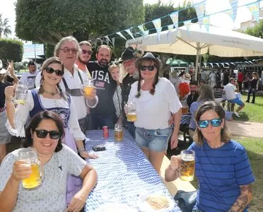 La fiesta del Oktoberfest llega este fin de semana a Almerimar con una "explosión" de música, gastronomía y tradiciones germanas
