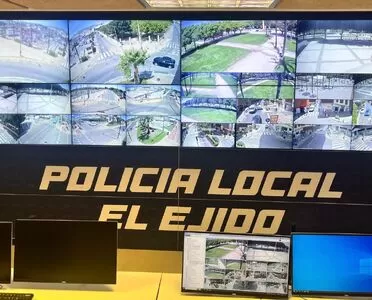 La Policía Local detiene al autor de un presunto delito de daños a varios vehículos tras ser grabado por el sistema de videovigilancia