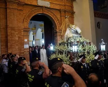 Los actos en honor a la Divina Infantita, Patrona de El Ejido y de la Policía Local, culminan con la celebración de la Misa y procesión
