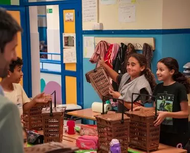 Más de 700 escolares de El Ejido aprenden sobre el correcto uso del contenedor marrón