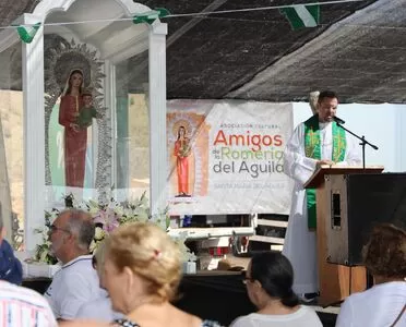 Santa María del Águila se reúne en torno a la imagen de María Madre de la Iglesia con la celebración de su tradicional Romería