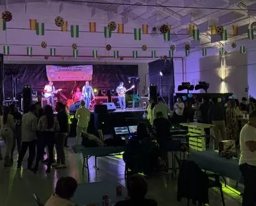 La Nave Cultural de Santa María del Águila se viste de fiesta a favor de la asociación Neuralba Contigo